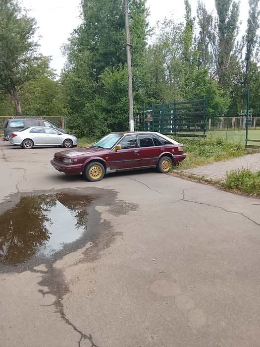 nissan bluebird 1990