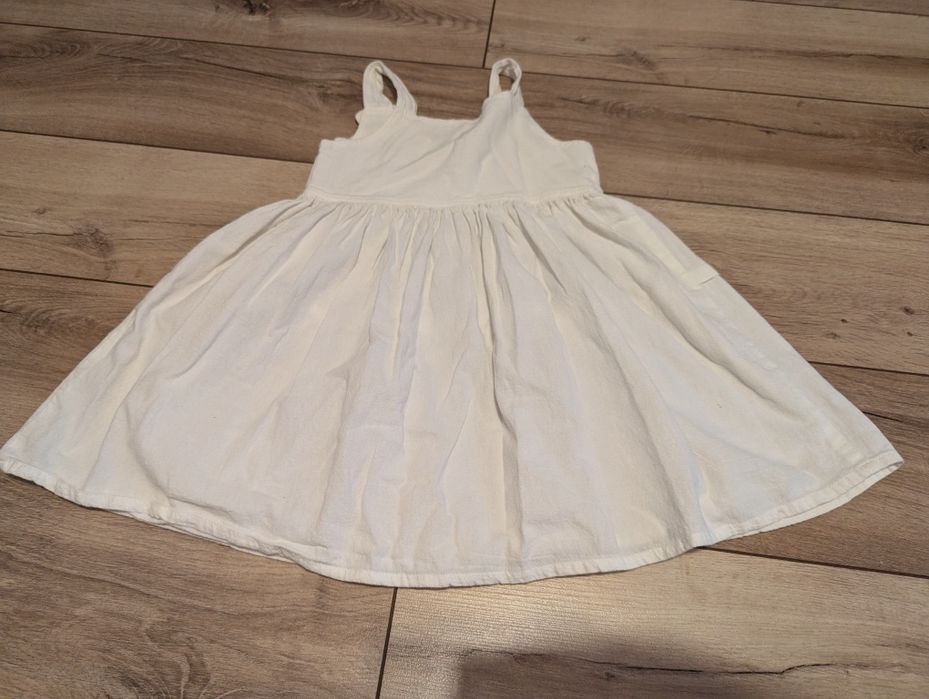 Oryginalna sukienka z Tajlandii dla dziewczynki