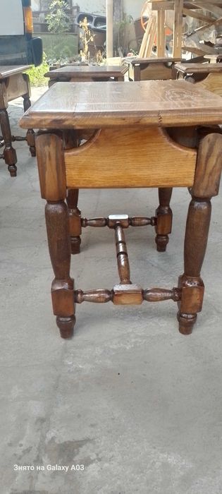 Табуретки дубові