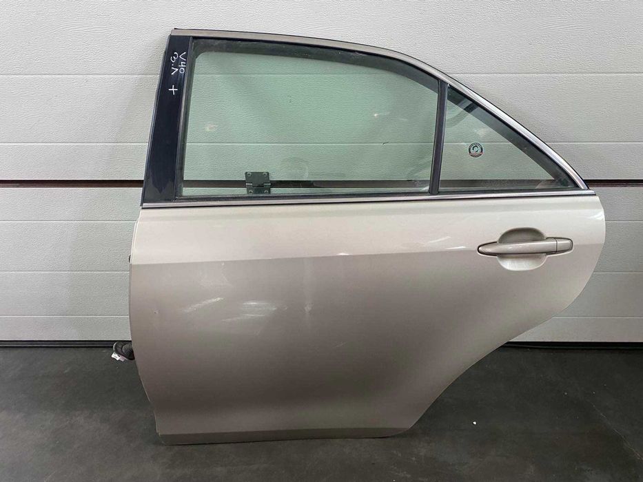Двері дверка дверь двери задні Toyota Camry V40 2006-2011р.
