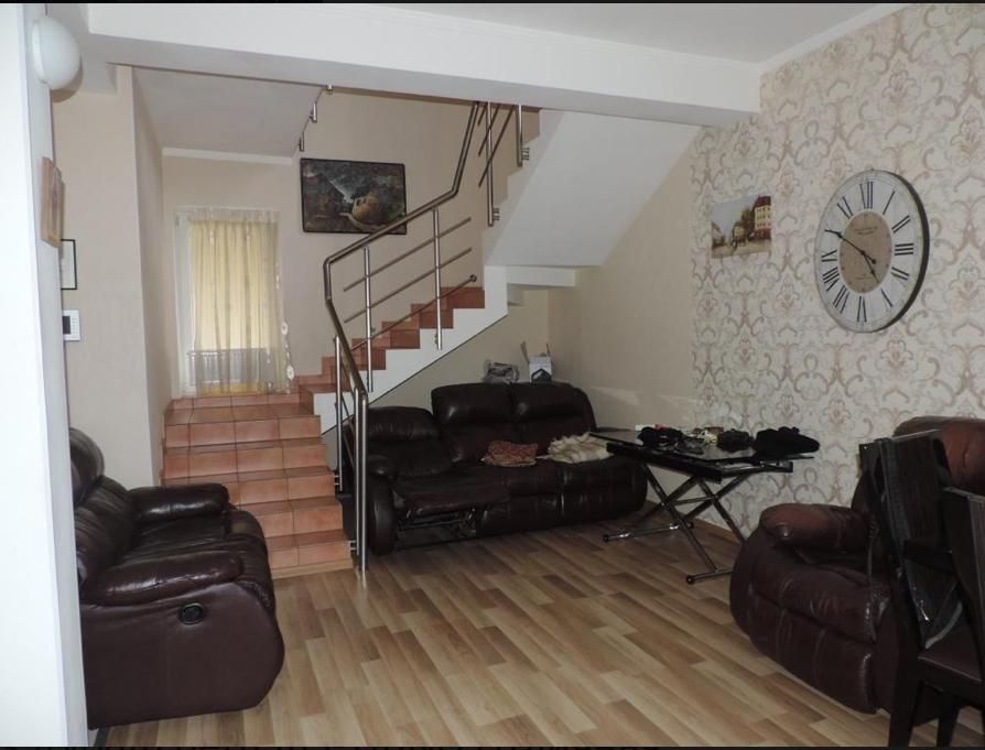 Продам дом в Совиньоне с евроремонтом (217-993