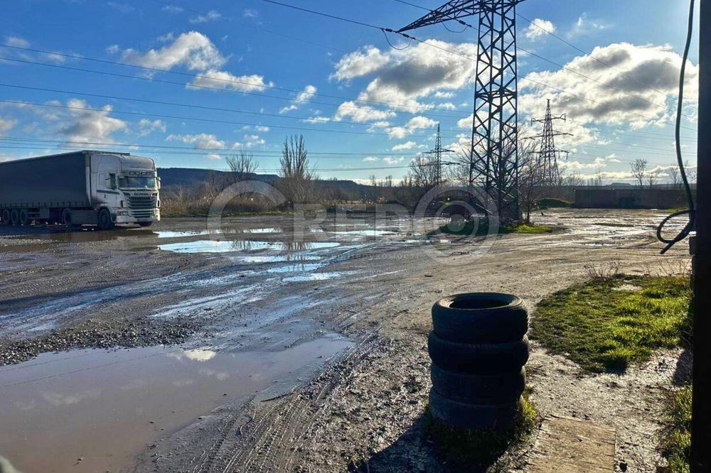 Продаж території, вул. Ньютона, Карачуни.