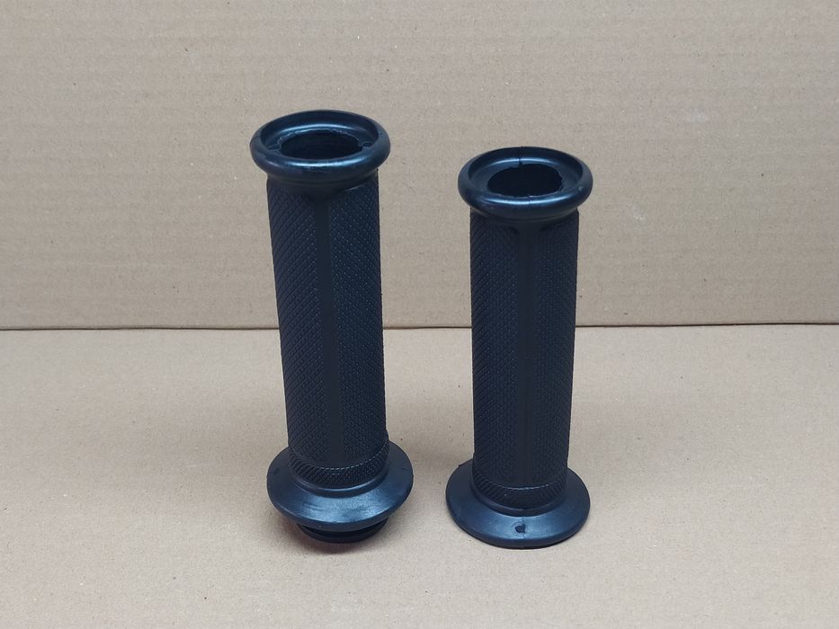 Ручки руля мото/скутер d22 универсальные грипсы  +вставка газа