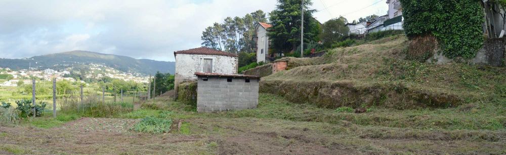 Quinta para restauro com arquitetura rústica