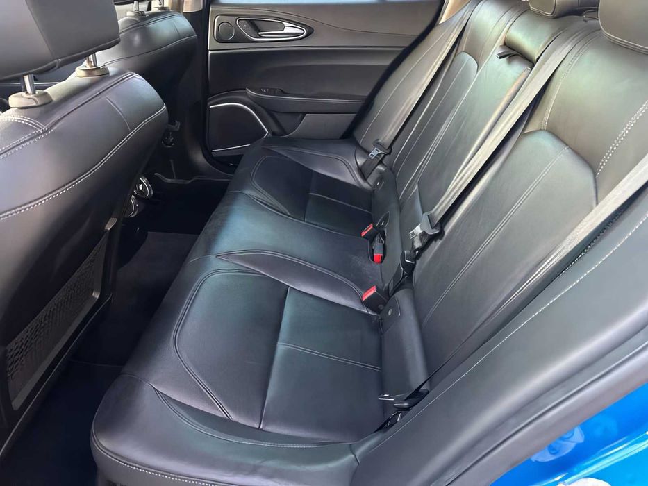 Alfa Romeo Giulia      2018