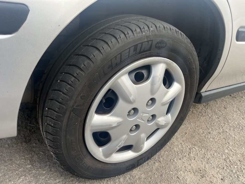 Honda civic 1.4 is 1999 MB2