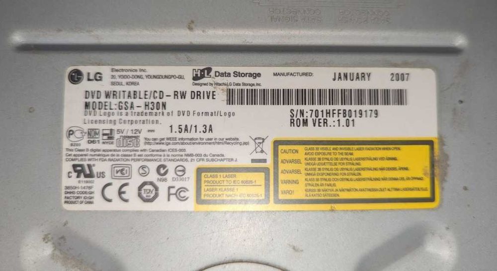 DVD+RW оптичний записуючий привiд SATA