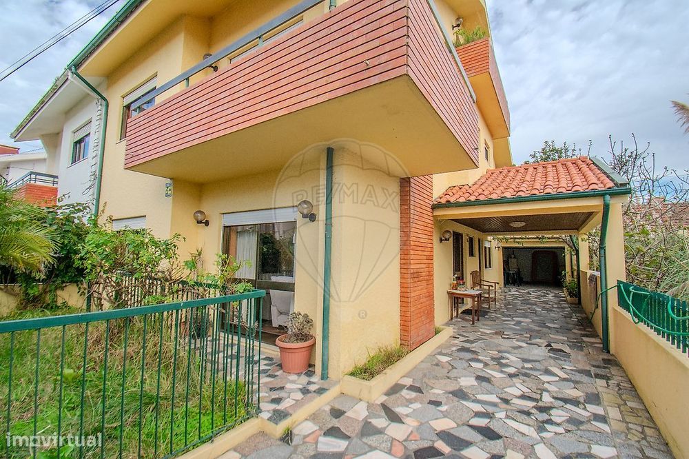 Moradia T5 para arrendamento