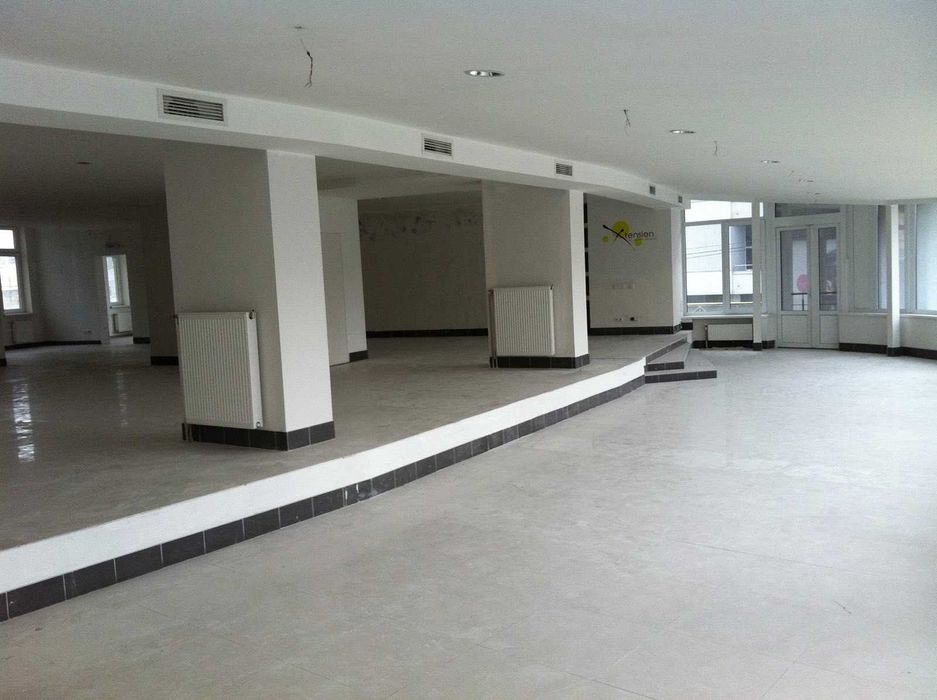 Магазин Киев 485квм метро Левобережная, Шептицкого 10 Супер Фасад