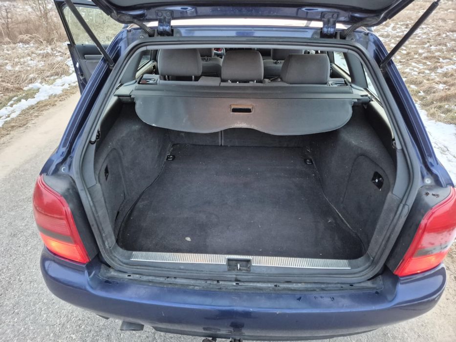 Audi A4 1.8 , Gaz , nowy przeglad , hak