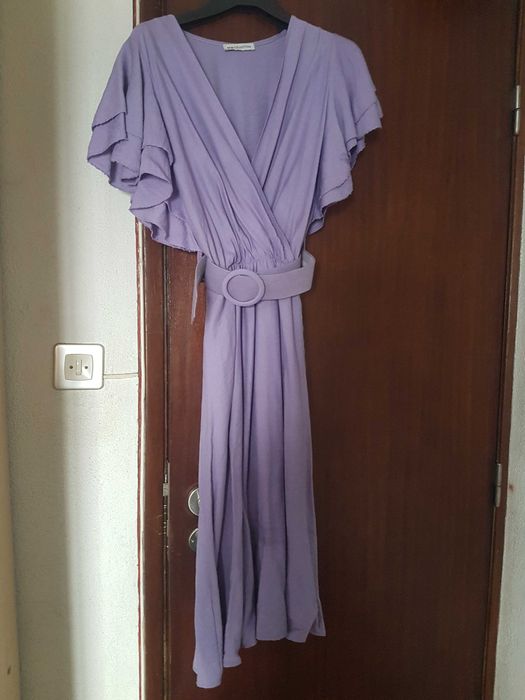 Vendo lindo vestido lilás para todas as ocasiões.