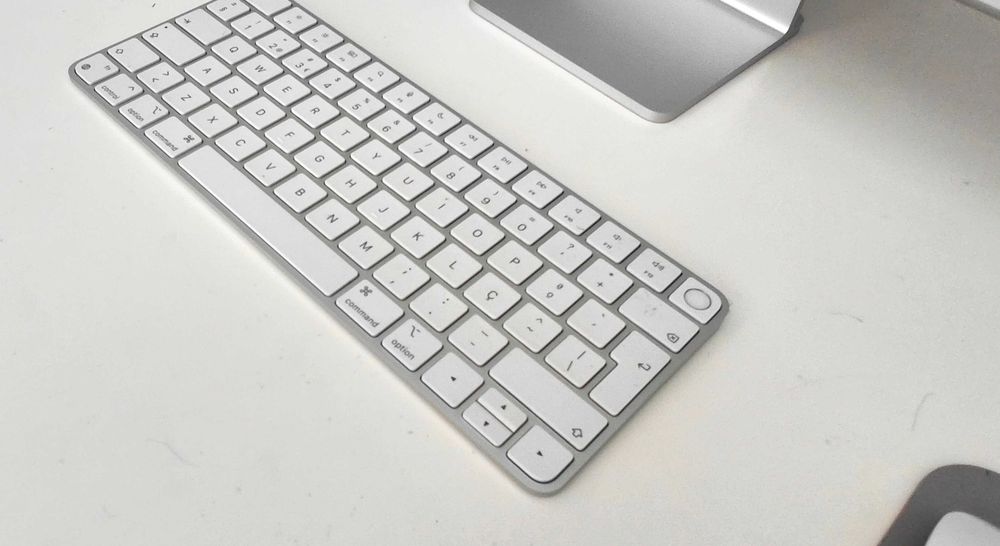 iMac 24" M3 (2023) | 16GB RAM | 512GB SSD | Como Novo c/ Fatura de Compra