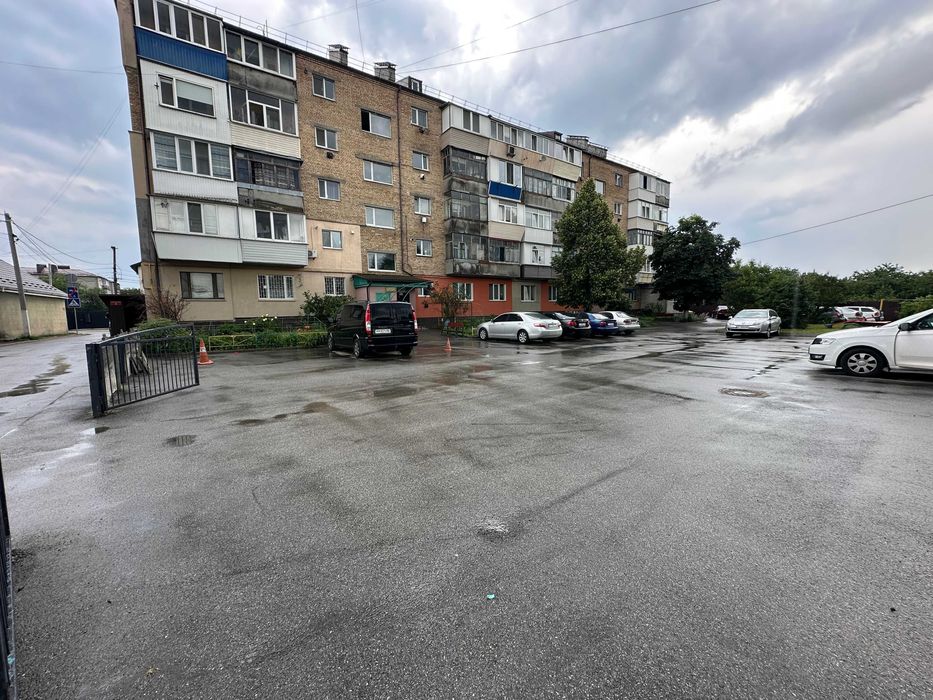 Продається 2-кімнатна квартира