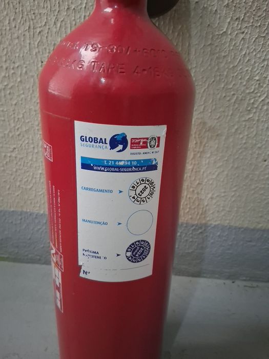 Extintor  CO₂ 2Kg - Selado e Expirado