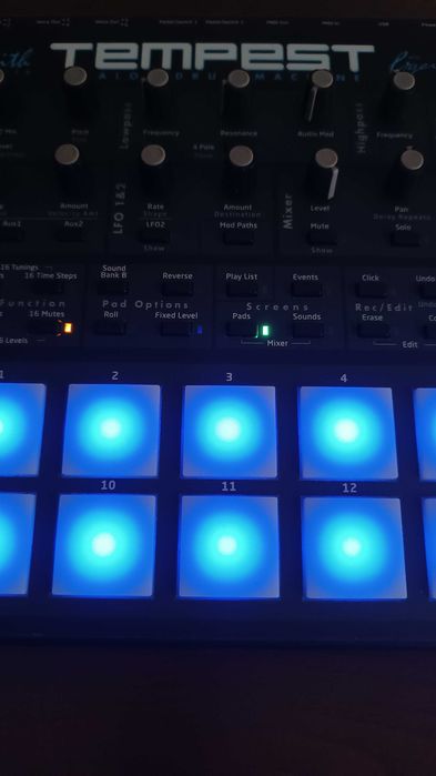 DSI Tempest - Analogowy syntezator automat perkusyjny + decksaver. Made in USA