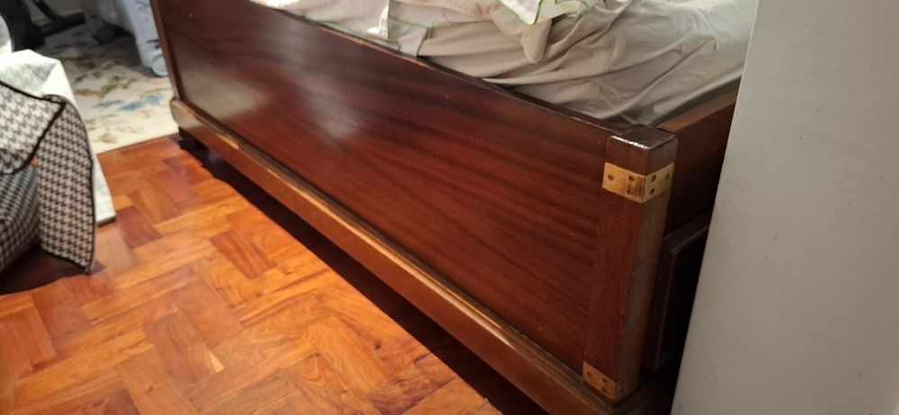 Cama de casal com estrado