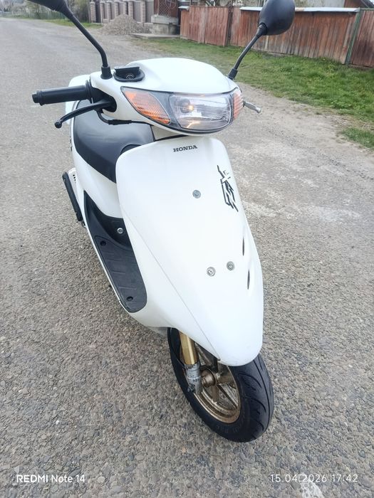 Honda dio Af 35 zx.