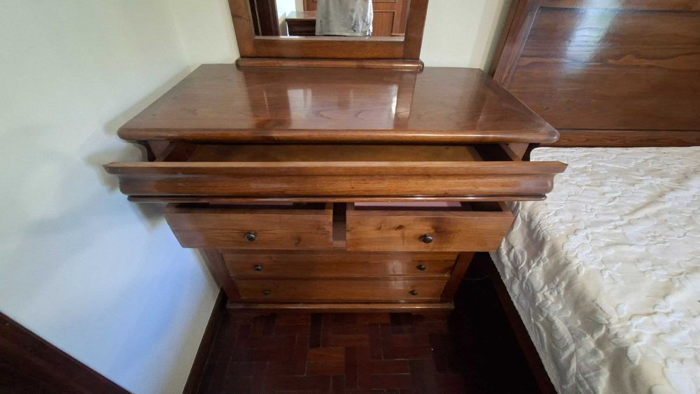 Moveis de quarto cerejeira Maciça