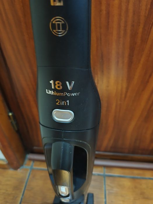 Aspirador modelo Bosch Readyy'y Lithium 2in1. Para peças 


Este aspir