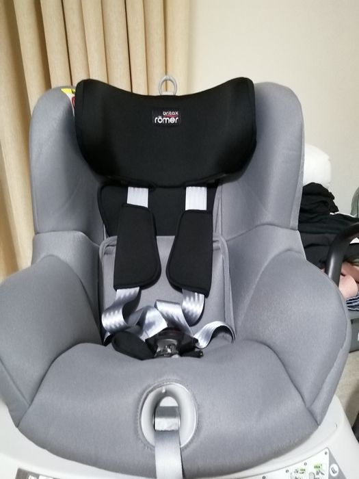 Cadeira Britax Romer Dualfix rotativa 360
