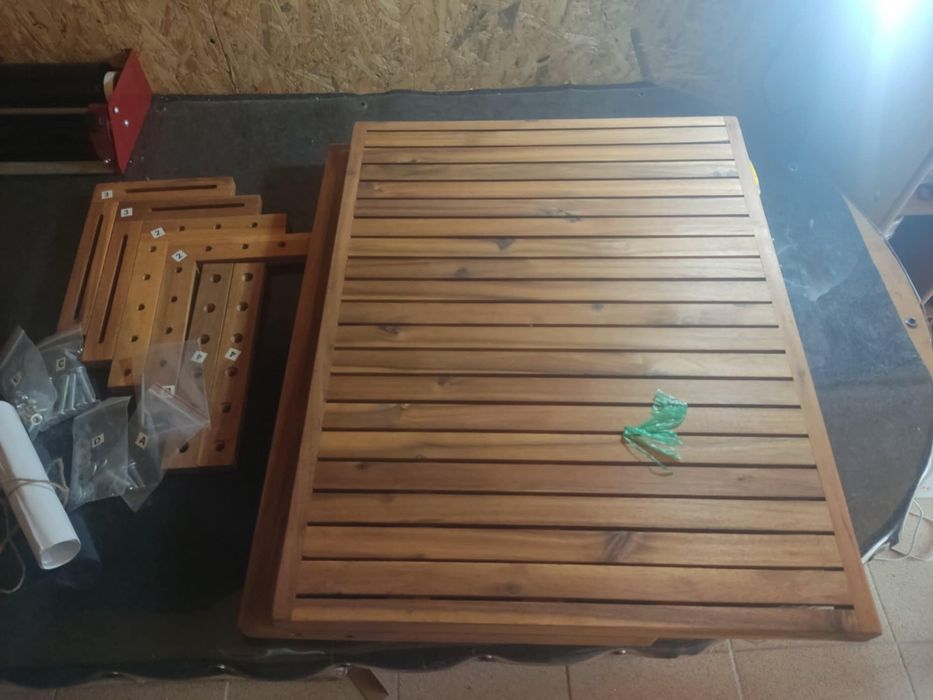 INTERBUILD Toronto stół balkonowy 60 x 70 cm,
Blat stołu ma wymiary 71