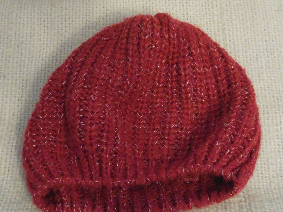 Czapka, beret damska z cekinami
