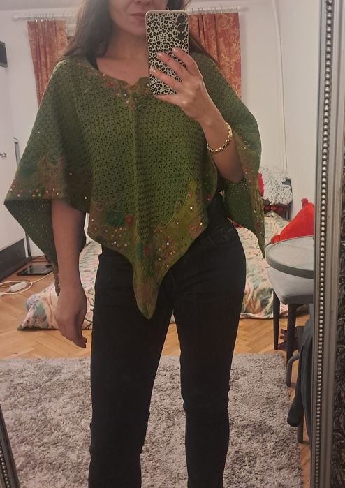 Zielone ponczo Jains