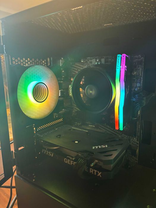 computador gaming em ótimo estado