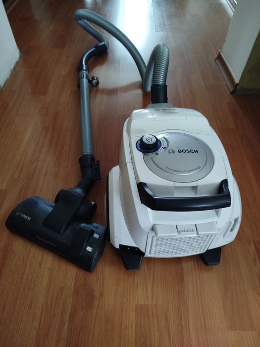 Пилосос Bosch   BGS41435/03