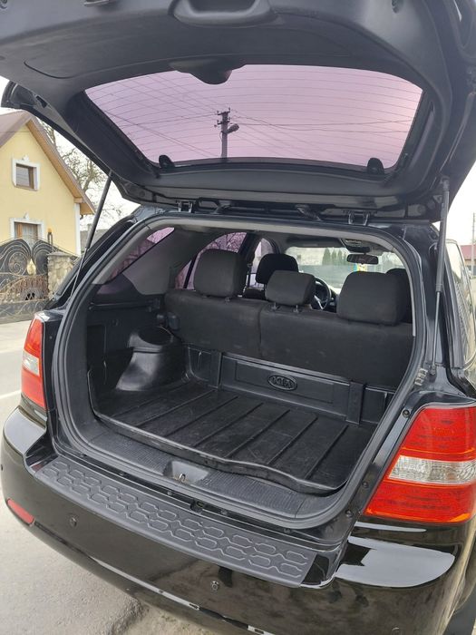 Автомобіліь KIA SORENTO