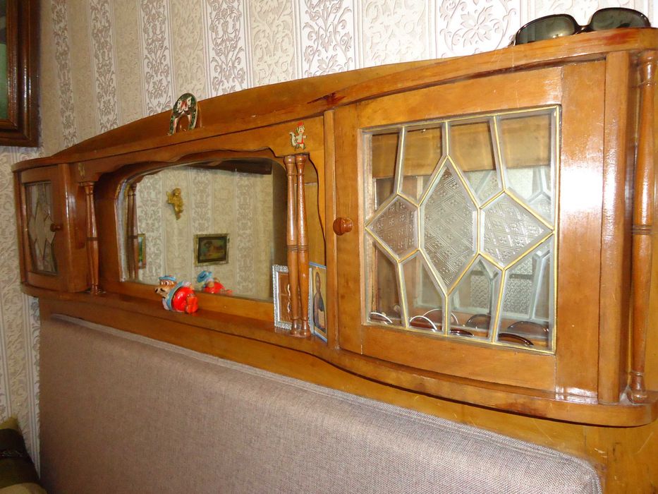 ПРОДАМ великогабаритну 2 кімнатну квартиру  сталинка в закритому дворі район Центрального рінку