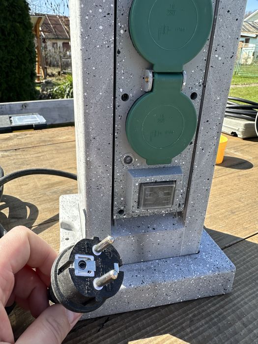 Блок внутрішніх розеток двір