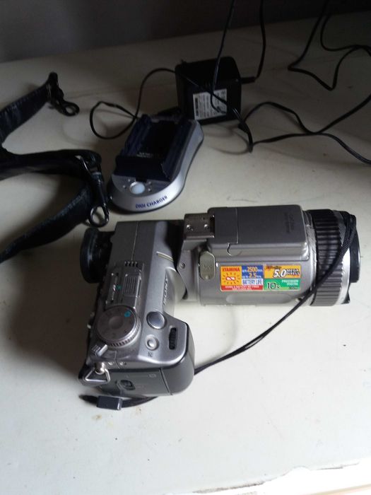 Câmara Digital Sony  Still DSC-F707