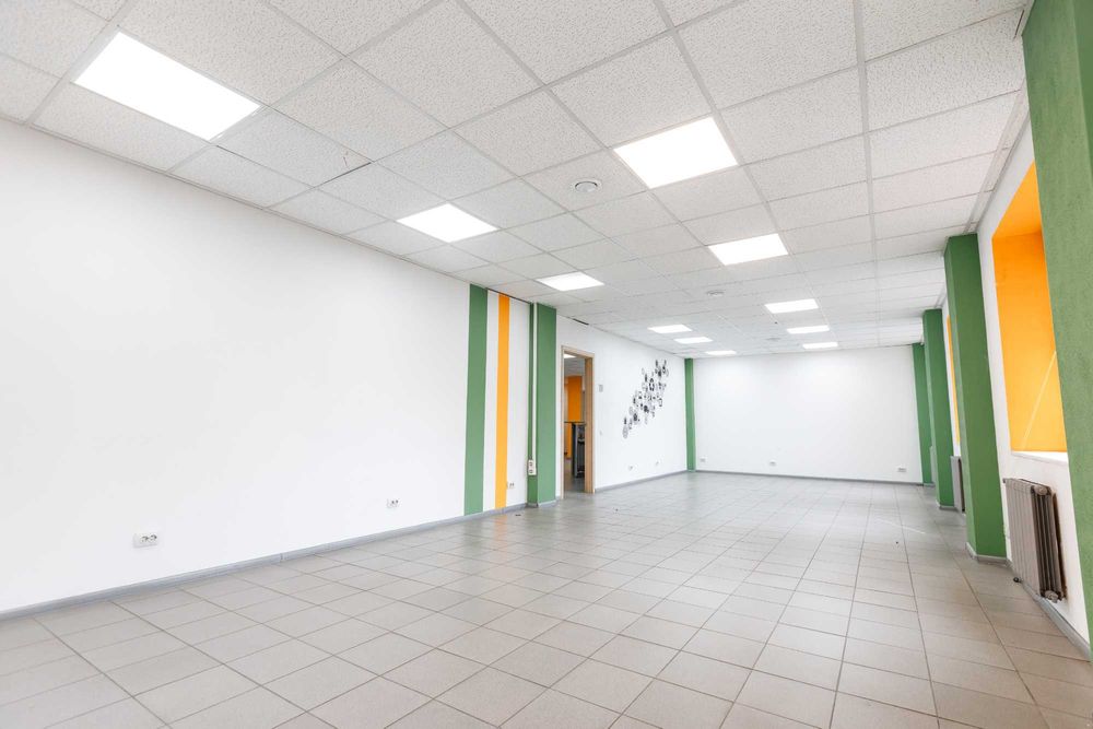 Продаж бізнес-центру 5717 кв.м, вул. Святослава Хороброго, 12 (Центр)