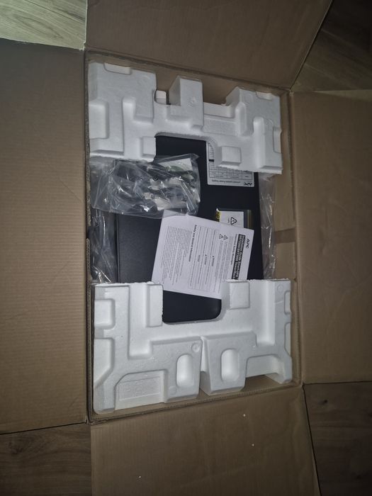 APC Smart-UPS SRT 3000VA (SRT3000XLI).