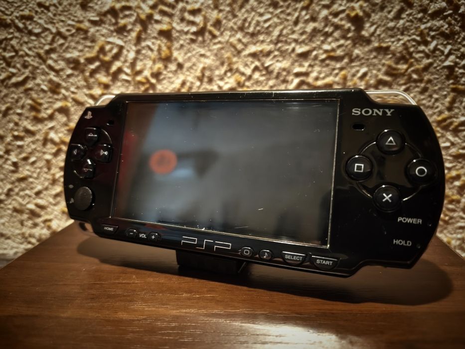 Портативная консоль Sony  PSP 2000