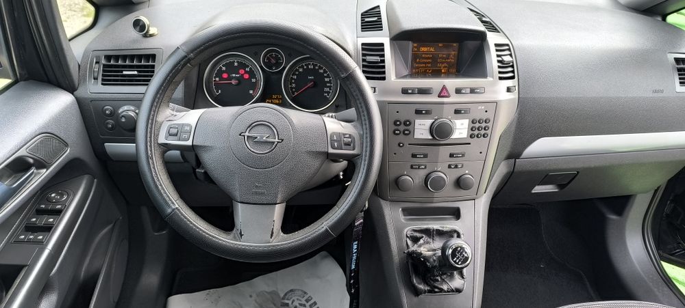 Opel Zafira — fotografia 5