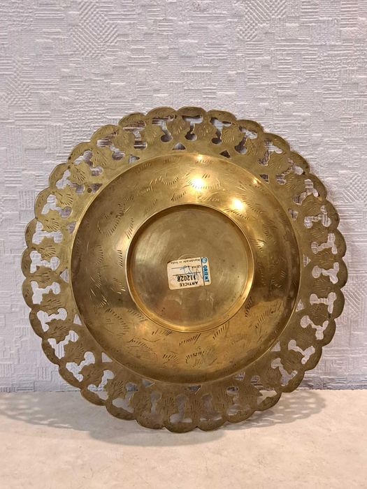 Бронзовая красивая ваза, для украшений - латунь, эмаль.