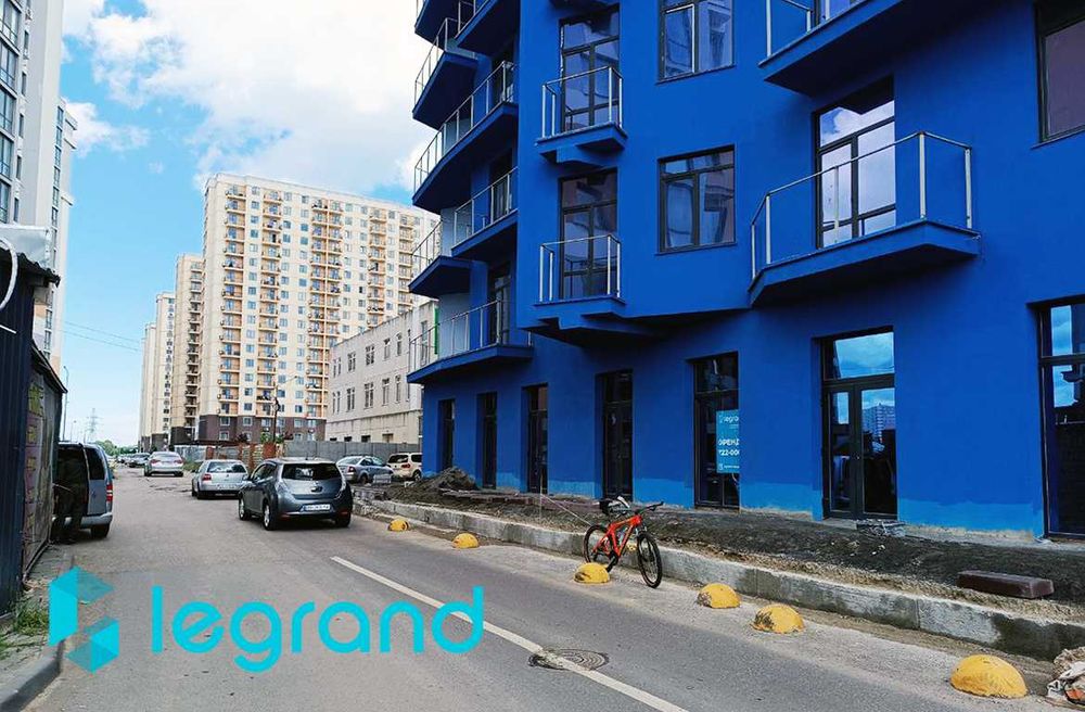 Магазин на пр-ті Небесної Сотні/ Магазин на пр-те Небесной сотни