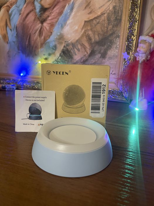 Це настільна підставка yecen для amazon echo dot 4-го та 5-го поколінь