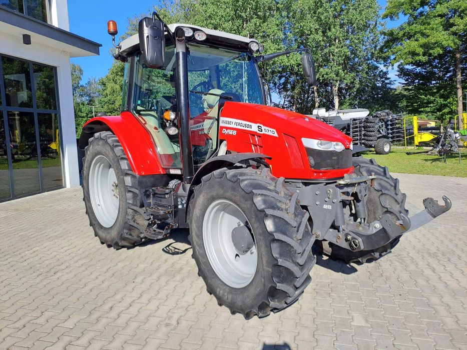 Ciągnik Massey Ferguson 5710S