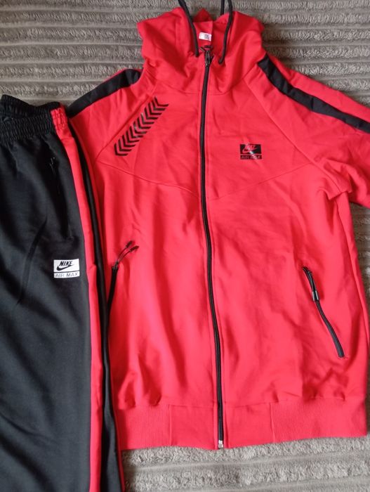 Продам костюм найк