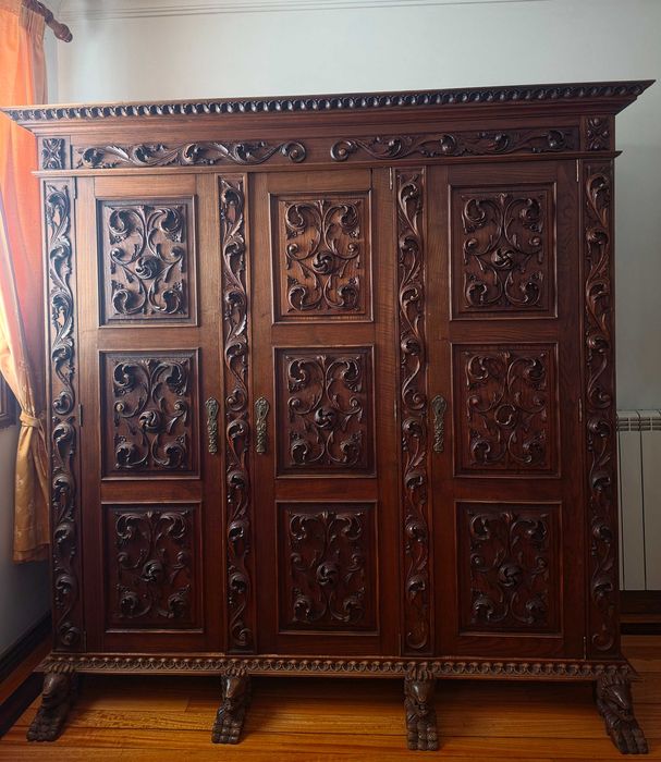 Guarda Roupa e Cama antiga, madeira maciça