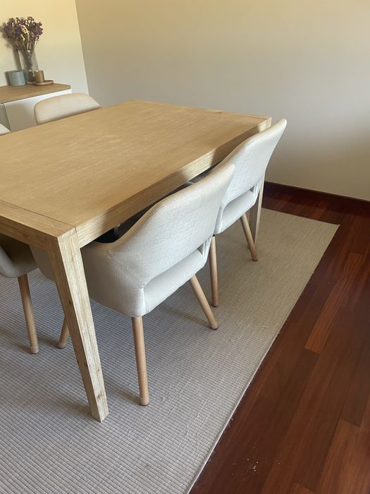 Mesa extensivel e 4 cadeirais