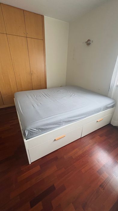 Cama com gavetões Ikea