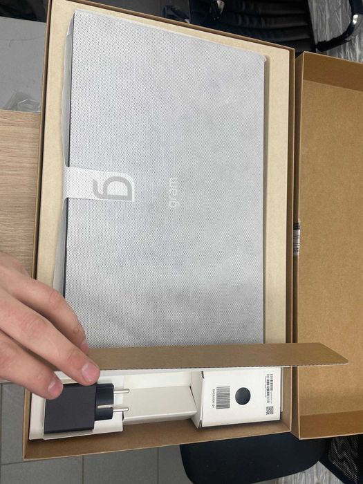 Ультрабук LG Gram 15Z80T- Ryzen 7 AI-350/ 16 Ram/ 512 ssd/ 71wh/ Новий