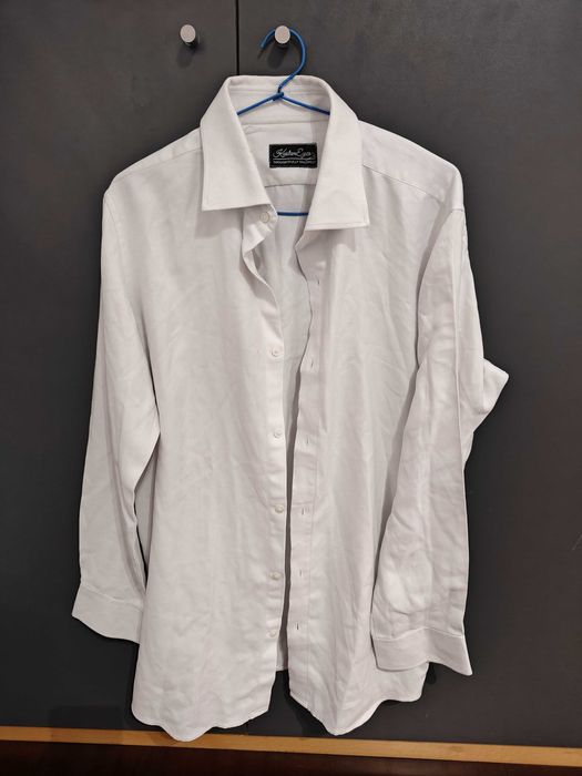 Camisa de Uso Regular – Ótimo Estado