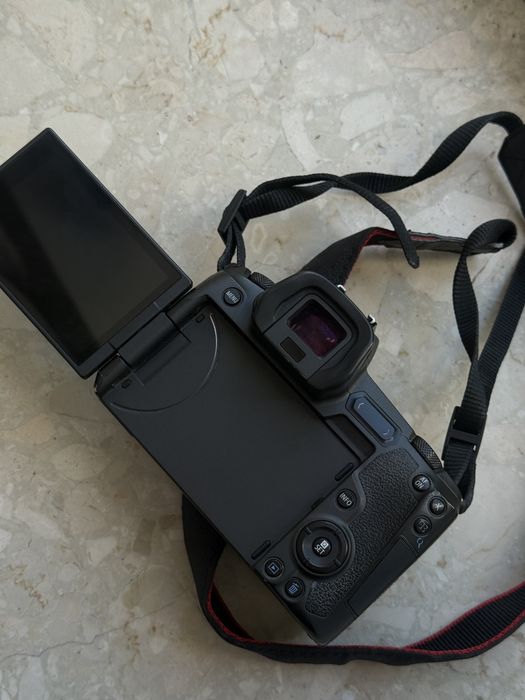 Камера - Canon R