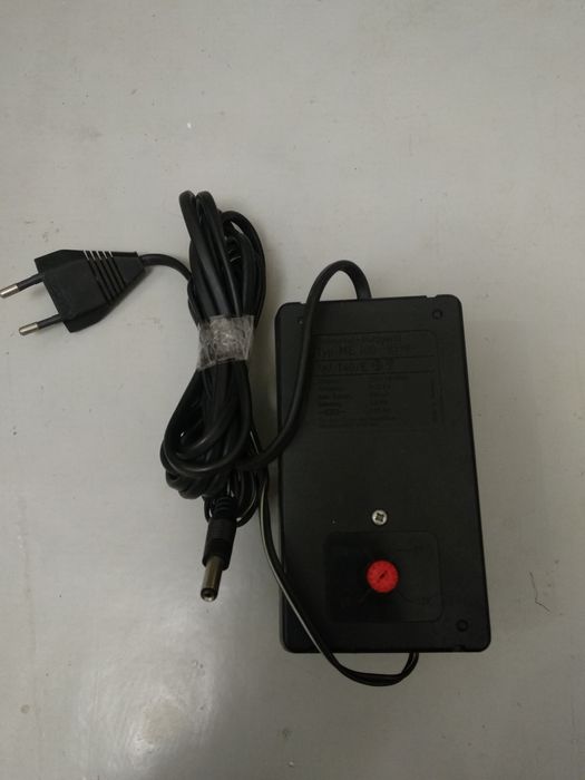 Универсальное зарядное устройство 6-12в.