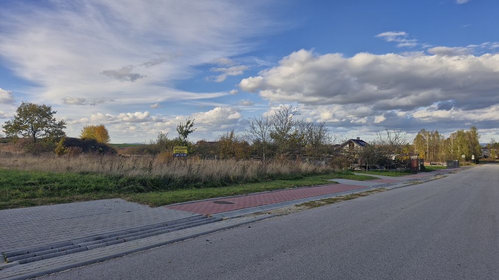 Sprzedam działki  budowlane  w Pierzchnicy